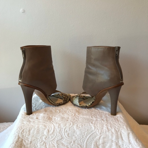 MAISON MARTIN MARGIELA Python Ankle Sandal Bootie - Picture 7 of 8